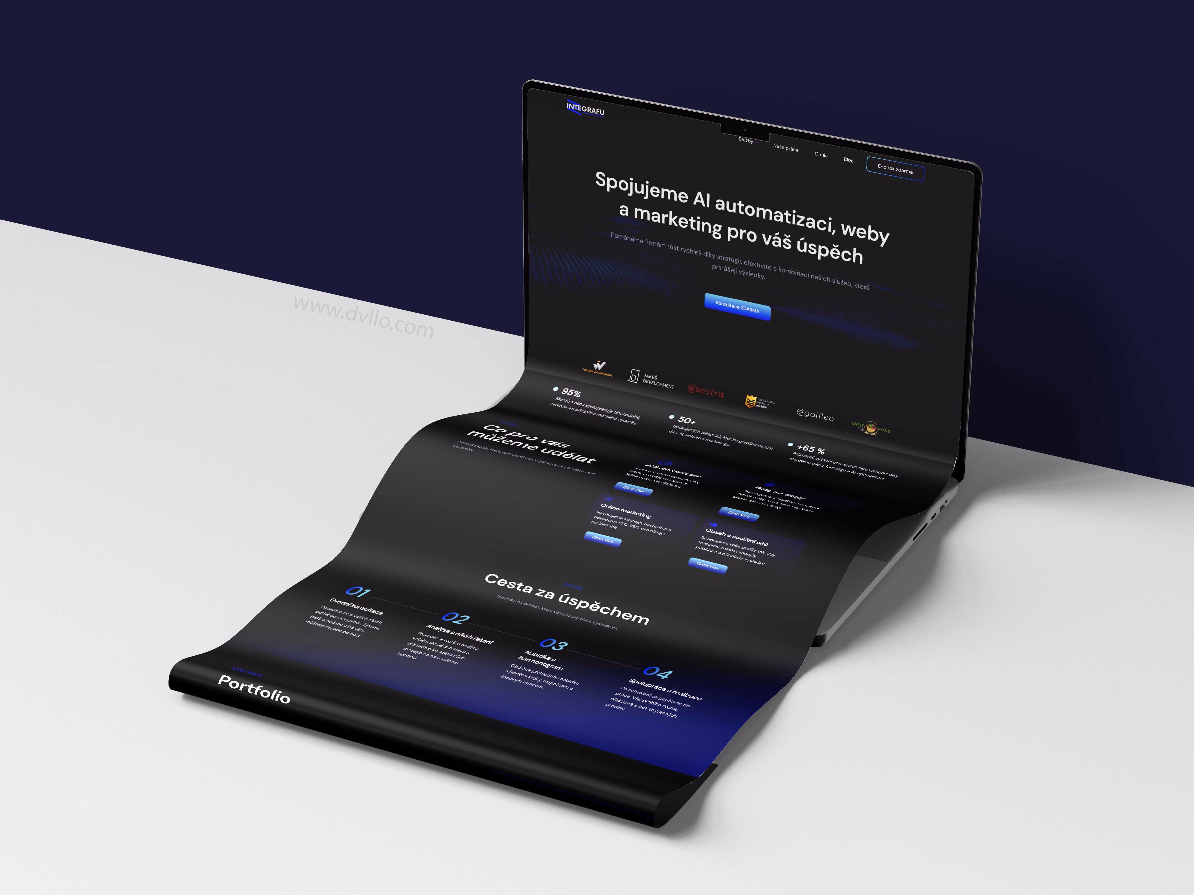 Laptop with an extended screen displaying a dark-themed marketing and automation webpage in Czech.